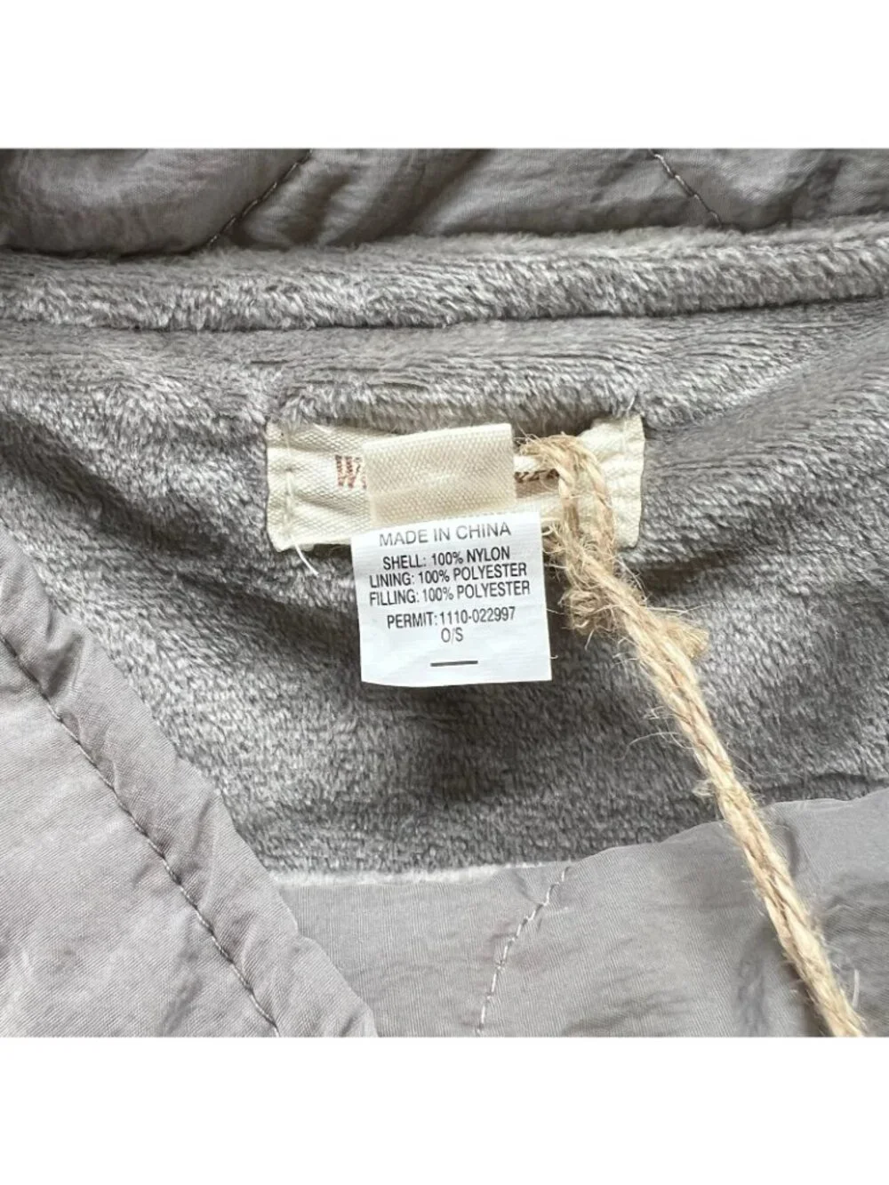 World Market Quilted Fleece Cowl Neck Poncho Womens One Size Oversized Boxy Gray - Picture 11 of 13